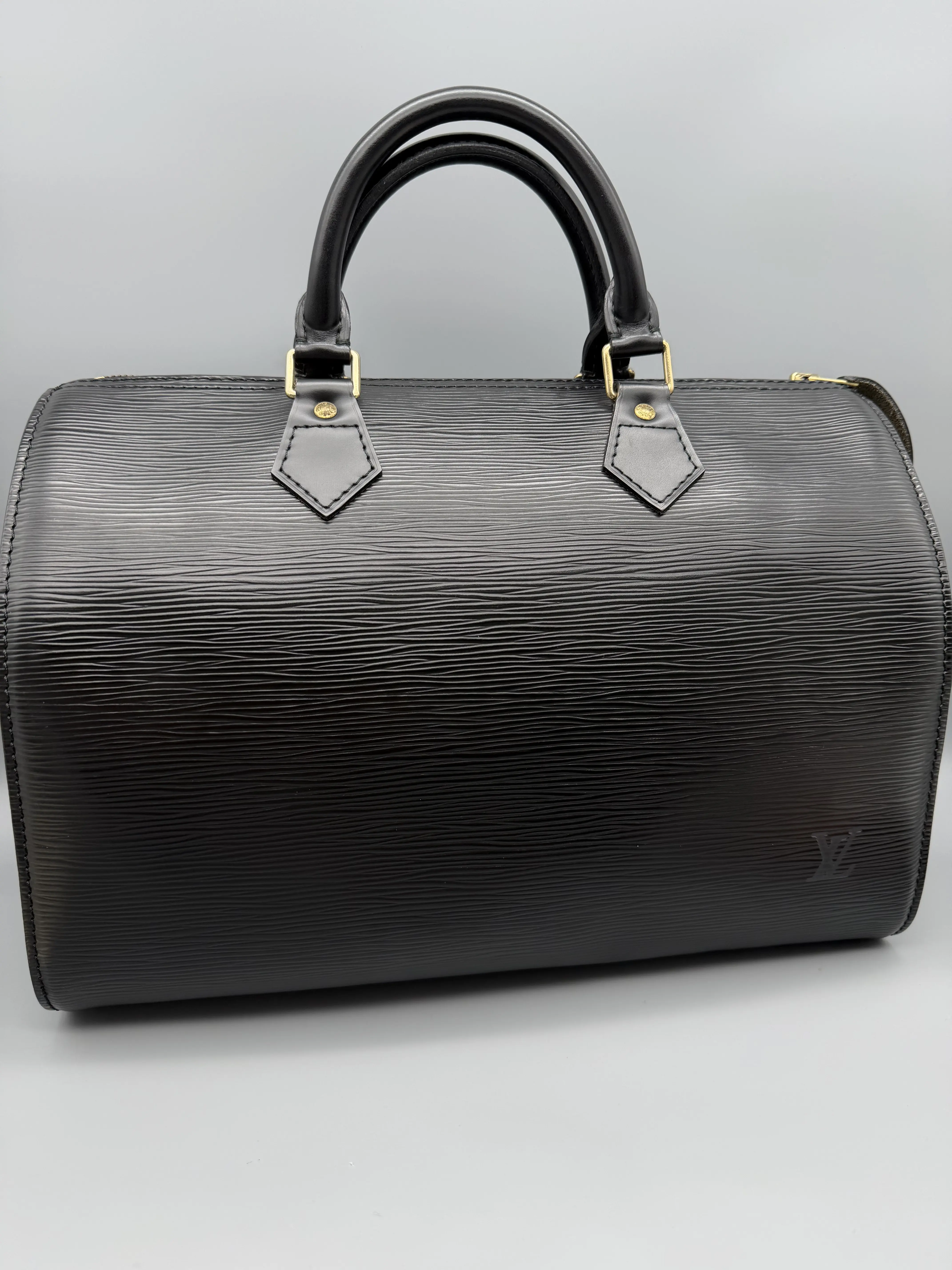 Pre-owned Louis Vuitton Epi Leather Tote Bags Epi Speedy 30 Noir Classic Black Handbag with Gold Hardware and Structured Design