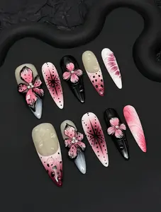 stacey--Customized Nails Picked In Liveroom