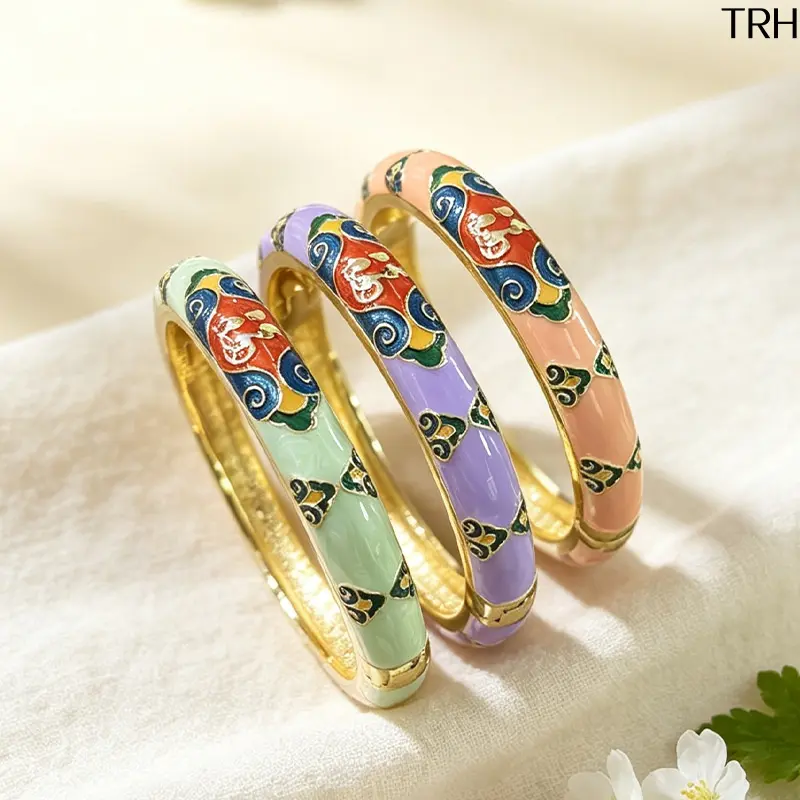 Women's Vintage Auspicious Gold-Plated Cloisonne Enamel Hinged Bangle with Fu Character - New Chinese Style Metal Coating Wrist Jewelry for Cheongsam & Daily Wear, Traditional Yet Fashionable