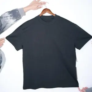 Fashionable, simple and loose T-shirt tee statement