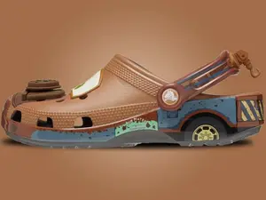 Crocs Classic Clog Tow Mater NEW