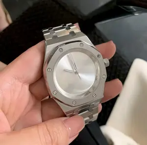 Minimalist Metal Quartz Watch with Elegant Simplicity and Precision Quartz Movement for Daily Wear or Special Occasions