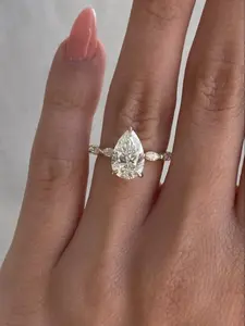 Elegant Women's Zircon Ring, Perfect Gift for Girlfriend Wife, Simple Design Jewelry Accessory, Ideal for Anniversaries Holidays, Teardrop Bridal Rings