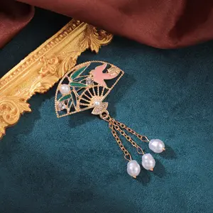 Traditional Chinese Fan Brooch with Tassel Vintage Elegant Hanfu Cheongsam Dress Pin Creative Fashion Collar Clip