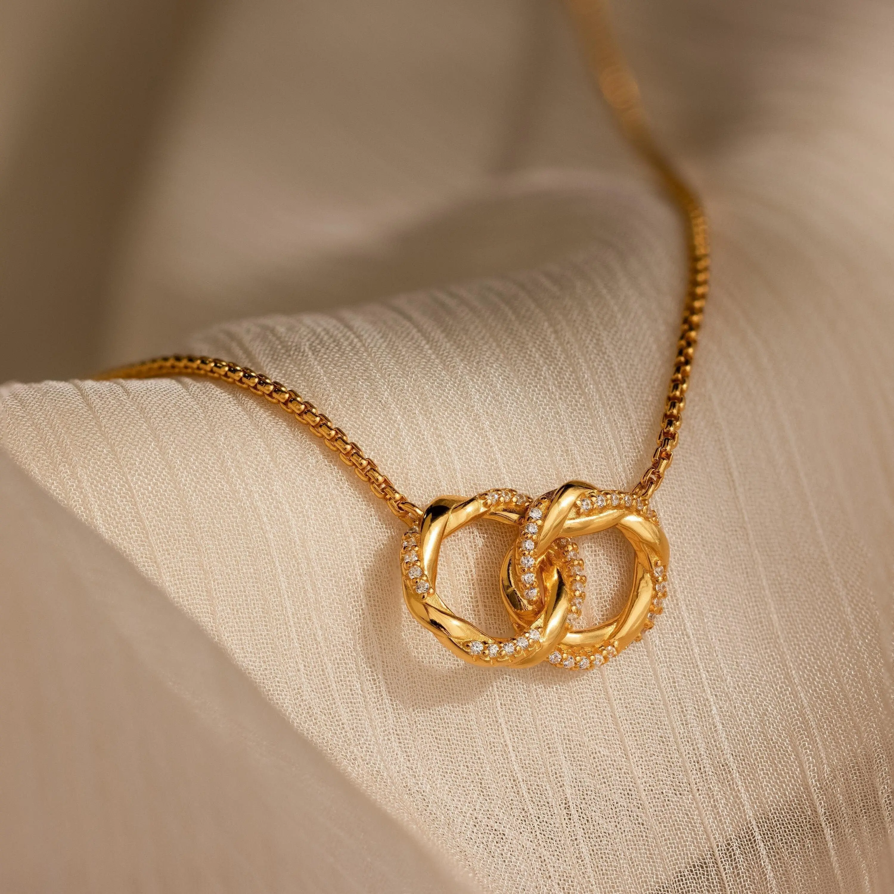 Interlocking Pave Charm Necklace by Caitlyn Minimalist - Dainty Diamond Infinity Necklace in Gold & Silver - Eternity Circle Necklace - Vintage Jewelry - Gift for Mom