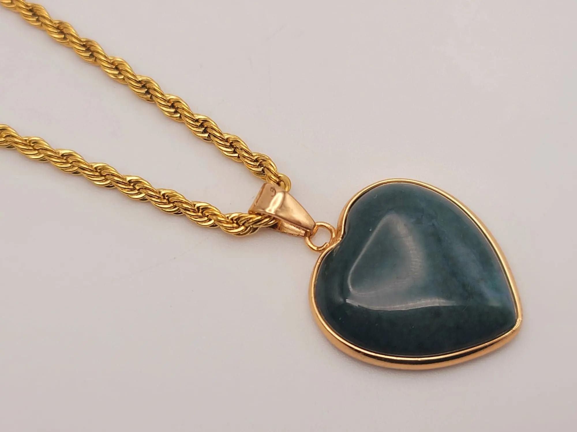 Elegant Gold Tone Indian Agate Heart Pendant Choker 16 inches Perfect Gift for her