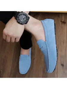 A pair of men's fashion loafers, slip-on easy wear, big size casual bean shoes, suitable for daily and outdoor wear, Footwear