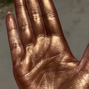 Body Highlighter Lotion - transfer proof