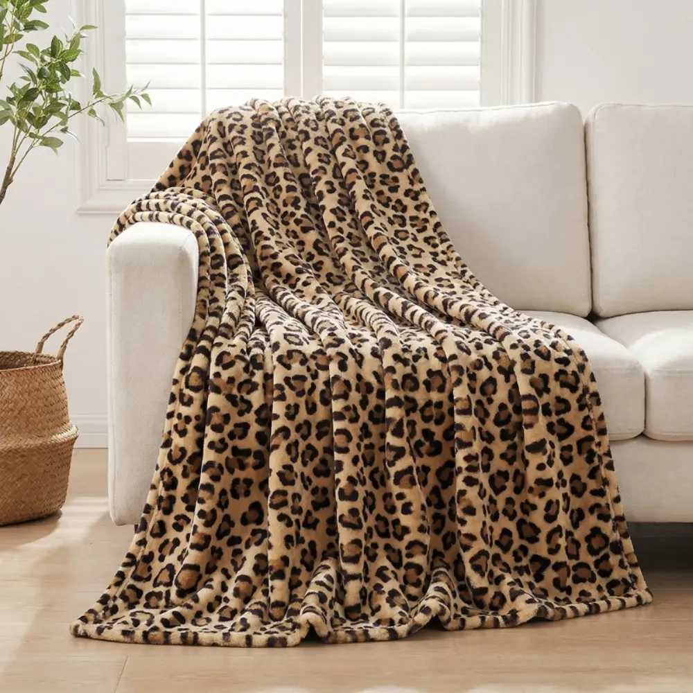 Leopard Print Throw Blanket, Luxury Animal Print Blanket for Couch Sofa Bed, Soft Cozy Fleece Blanket with Wild Leopard Pattern, Fashion Home Decor Blanket for Bedroom Living Room, Stylish Gift for Women Girls Animal Lovers