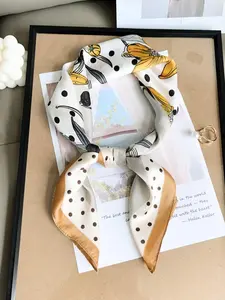 Elegant Women's Floral Chain Printed Scarf, Soft Comfortable Wrap for All Seasons, Versatile Retro Casual Accessory