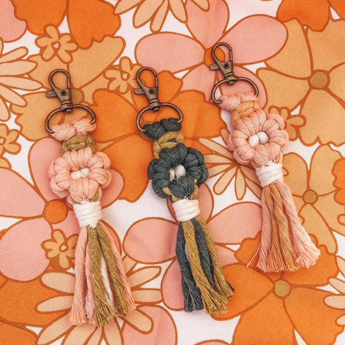 Mini Daisy Keychain