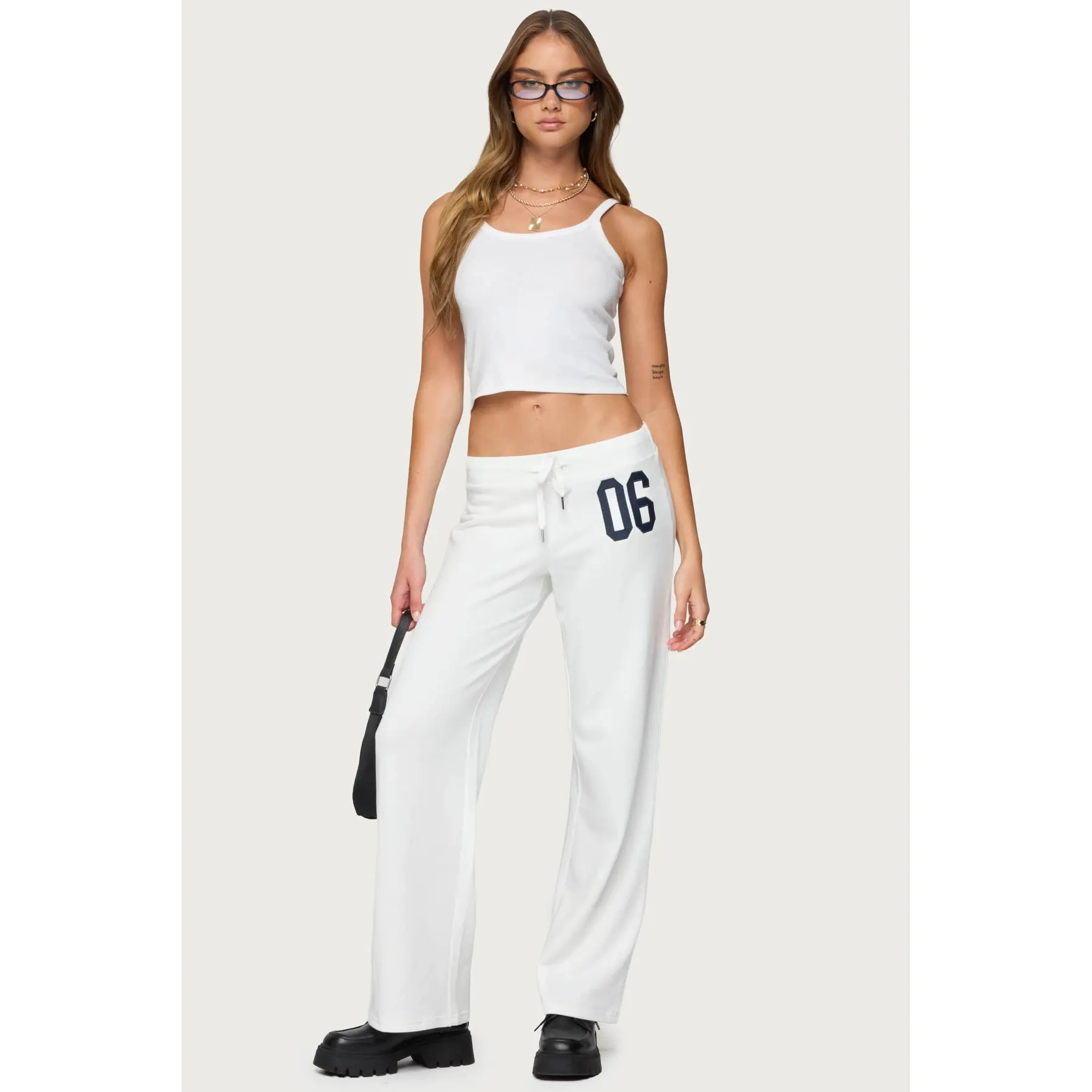 06 Sweatpants