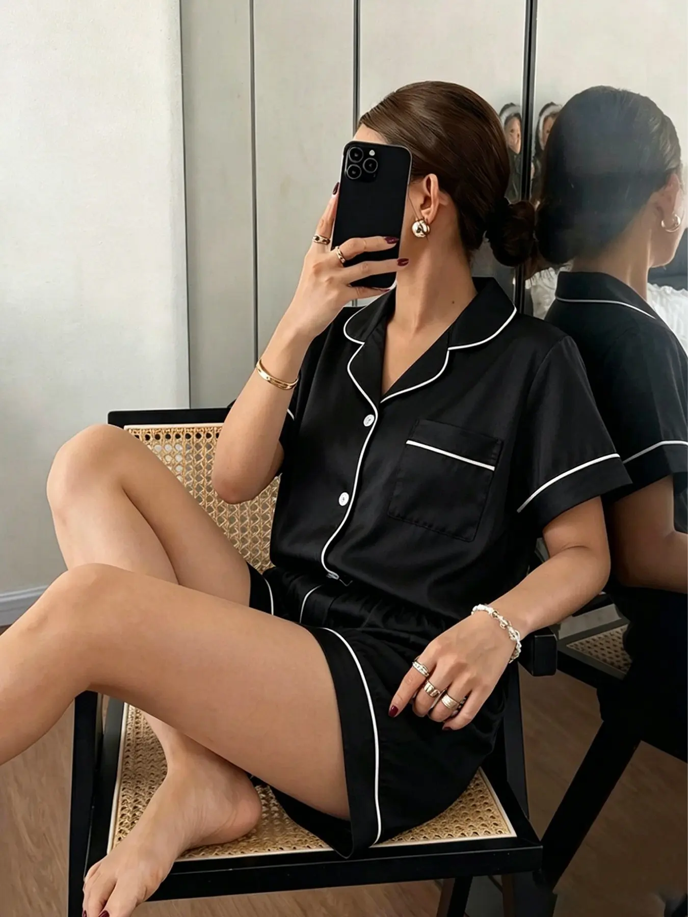 Women's Plain Pajama Set Button, Pockets, Short Sleeve and Shorts, Casual Fitted Sleepwear, Comfortable Nightwear for Home, Soft and Cozy, Casual Pajama Sets