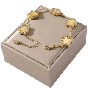 gold clover necklace