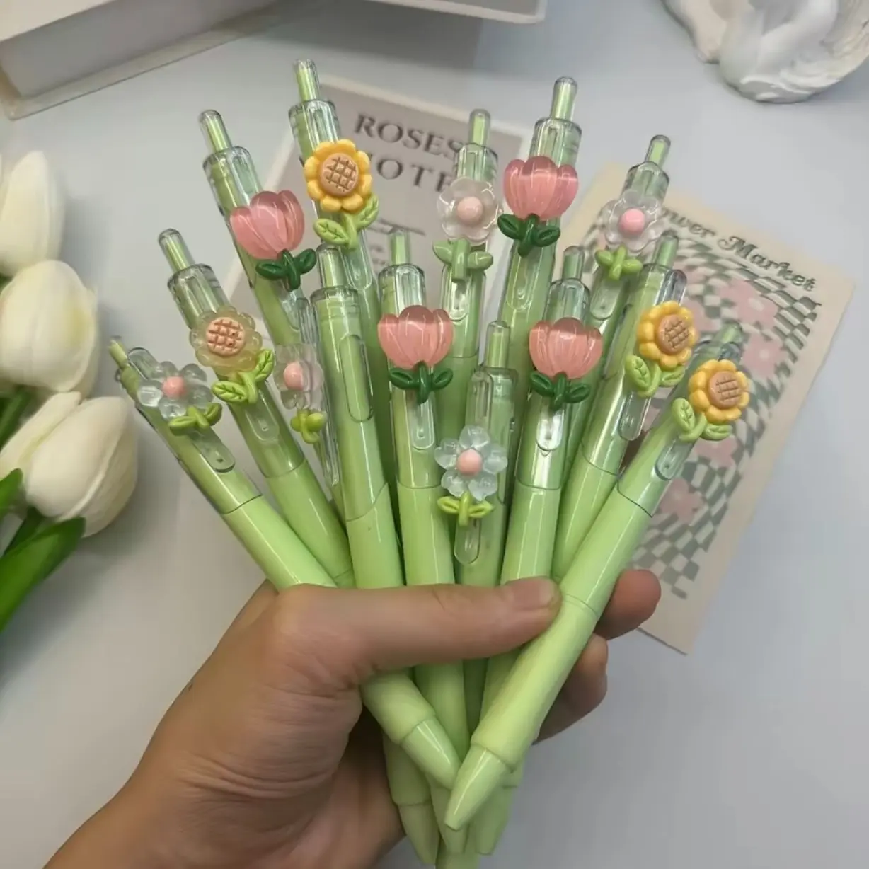 6pcs Creative Design Floral Pattern Retractable Ballpoint Pens, Aesthetic Pens, Pen Set, Multipurpose pens, Smooth writing experience, ideal for diaries, school, office use, supplies, gifts, fun work pens, office stationery, or Mother's Day presents
