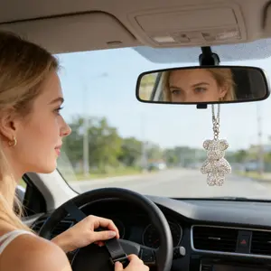 Sweet Cool Style Full Diamond Bear Car Pendant, Unique Design High-End Interior Decoration, Car Hanging Decoration, Car Ornament, Multiple Colors Available