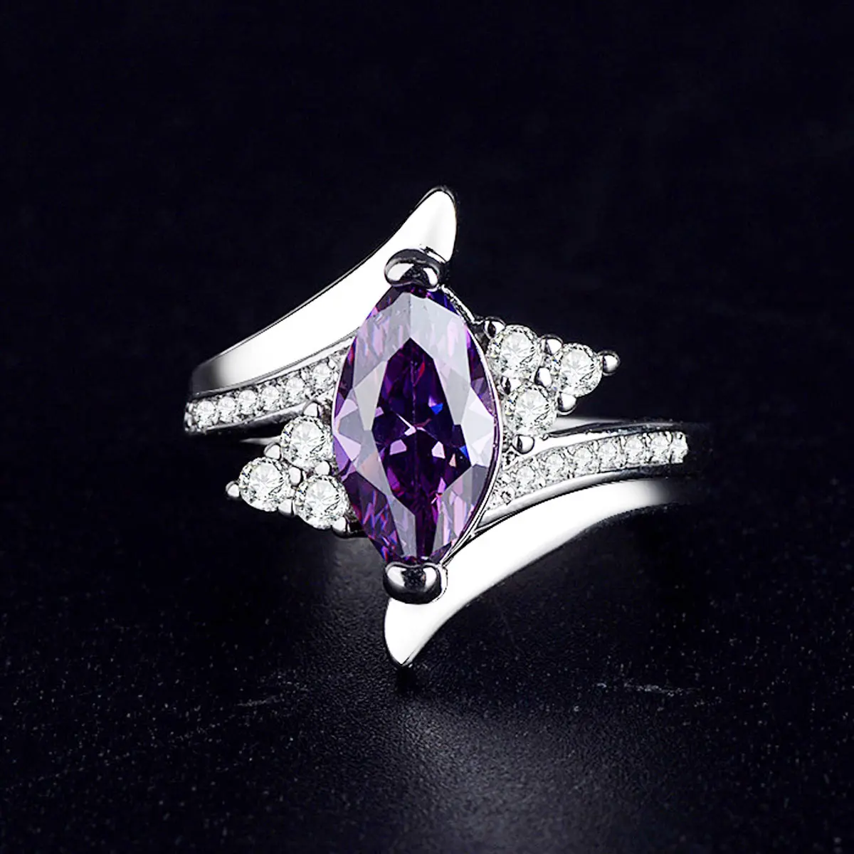 Luxury Eye Cluster Amethyst Ring Engagement Charm Women's Rings Christmas Valentine's Gift Women's Ring Fashion Personality RingDesigner Valentine's Day