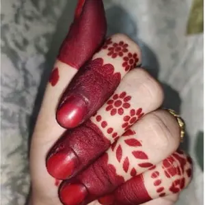 Instant Henna Dip in Dark Maroon 100g Ready-to-Use Mehndi Paste for Hands & Bridal Designs 100% Natural Chemical-Free Eco-Friendly