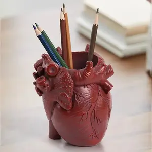 Chic Heart-Shaped Resin Pen Holder, Elegant Desk Accessory, Desk Organizer for Home & Office Decor, Unique Gift Idea for Writers & Artists
