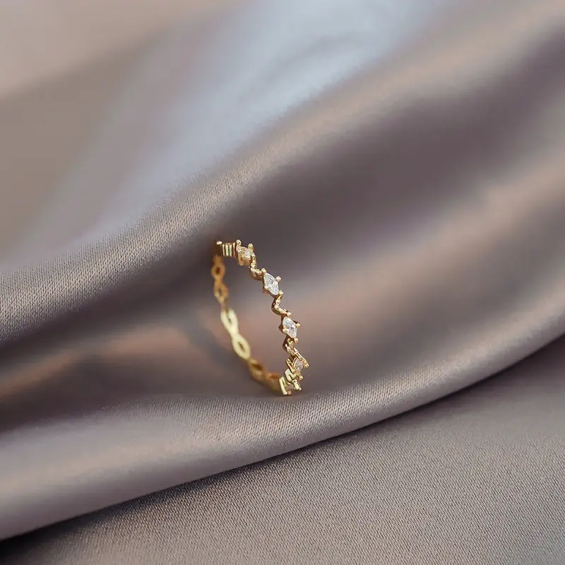Finger ring trendy girl Finger ring trendy girl