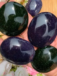 1pc Stunning Green Sandstone Palm Freeform Crystal Stone - Glittering Light Reflections, Natural Solid Shape Home Decor & Party Ornament, Unique Gift for Crystal Lovers, Decorative Piece, Glossy Finish, Artisan Ornament, Decorative Crystal, Interior Desig