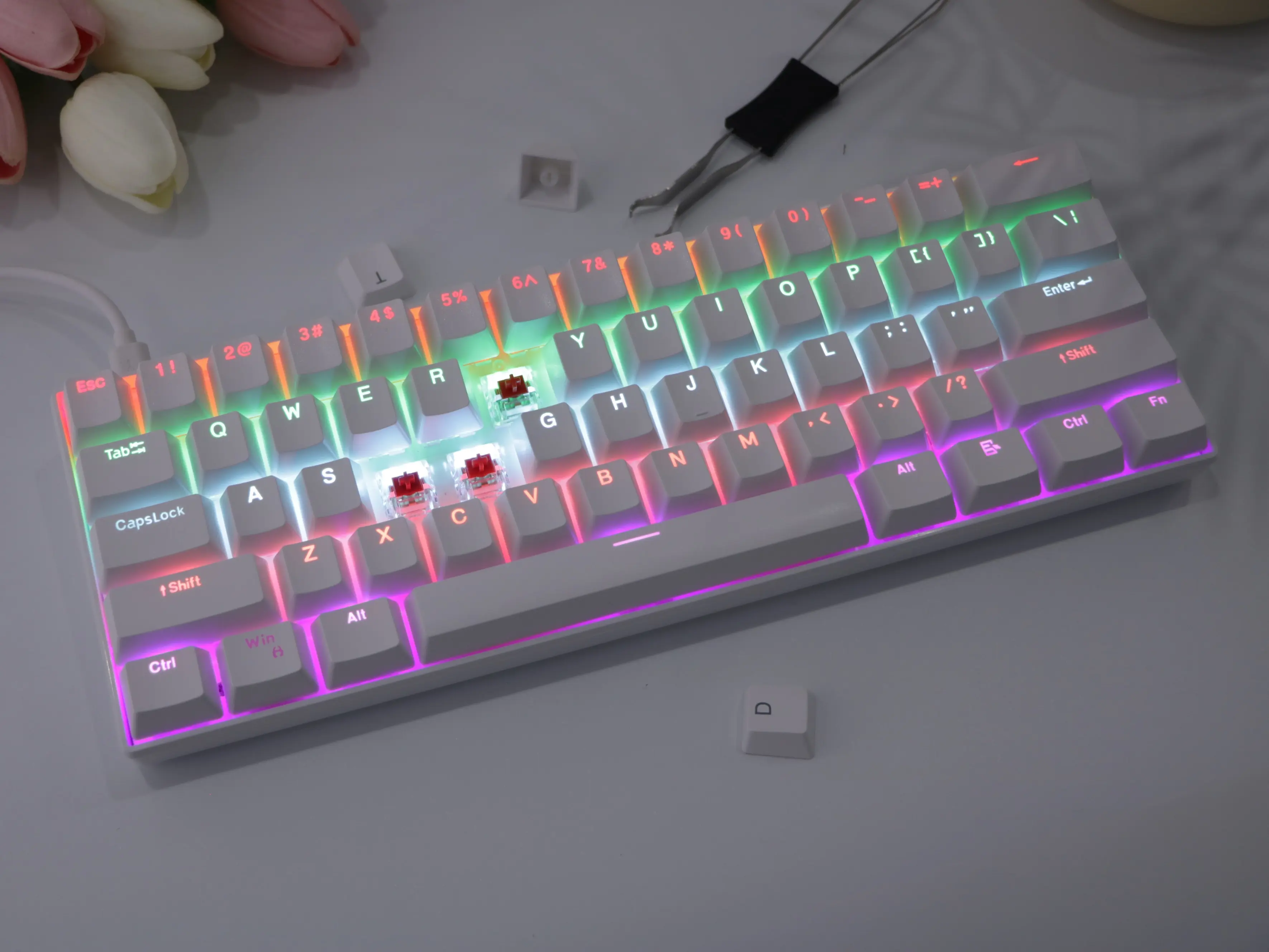 White 61-Key Compact Mechanical Keyboard with Hot-Swap Switches, Hot-Swap Keys, Upgraded RGB Backlit Effects, Ergonomic Layout, DIY Switch Compatibility for Laptops/PCs - Ideal for Office Work, Gaming, Entertainment, Gamers/Offices