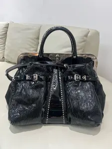 Pre-owned VERSACE Patent Shoulder Bags 7.8'' R2879 Shoulder Bag C14534763887 0529 T3 Mia