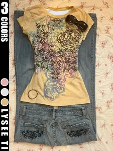 Women's Y2K Crown Print Slim-Fit Short Sleeve T-Shirt, Stylish Graphic Tee for Casual Everyday Wear, Comfortable and Trendy Fashion Top