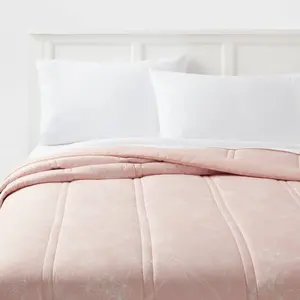 Full/Queen Lofty Microfiber Printed Comforter Light Pink/White Floral - Room Essentials