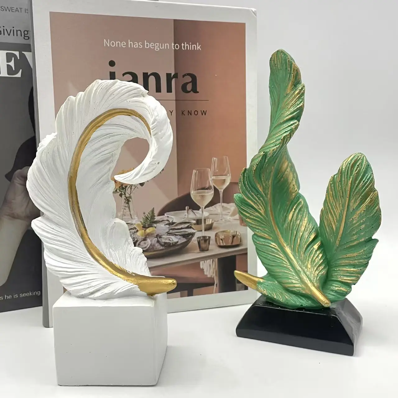 Feather Statue Home Decoration Feather Design Stylish Charm Handcraft Tabletop Ornament Decorative Sculptures Resin Sculpture for Desktop Farmhouse TV Stand Displaying