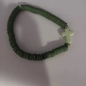 Green cross bracelet