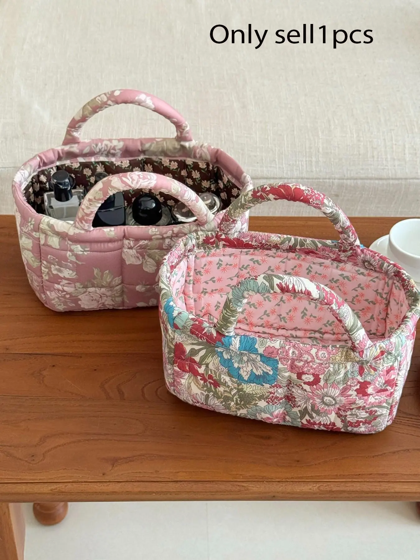 Dusty Blue Floral Quilted Basket Bag, Vintage Morris Print Padded Handbag, Aesthetic Quilted Storage Bag with Ruffle Pocket, Cute Tote Bag for Women, Top Handle Handbags, Casual Trendy Handbag, Travel & Home Use