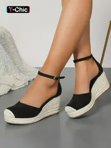 Pair of Large Size Women's New Round Toe Closed Heeled Wedge Thick Sole Buckle Fashionable Stylish Elegant Simple Comfortable Daily Wedge Thick Sole Sandals