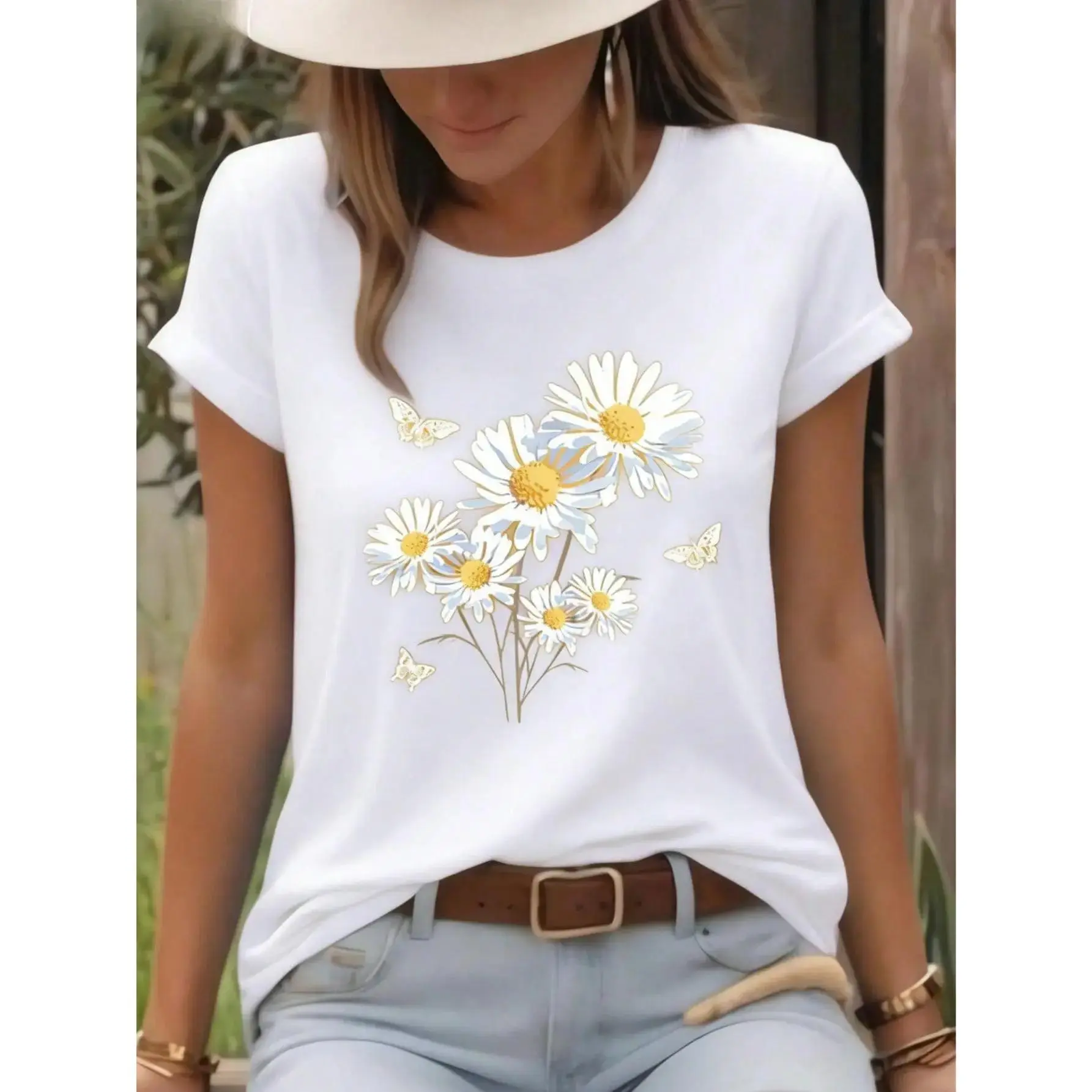 2026 Women's Round Neck Casual T-Shirt, White Daisy And Butterfly Print T-Shirt, Fresh And Natural Style, Countryside Floral And Insect Design, Round Neck Top, Breathable, Lightweight And Comfortable, Perfect For Spring And Summer, White Tops 063
