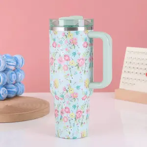 40-ounce large-capacity vacuum insulated tumbler, featuring a red floral pattern, and includes a gift box, handle, and leak-proof lid.Suitable for use in cars, offices, gyms, and while traveling.
