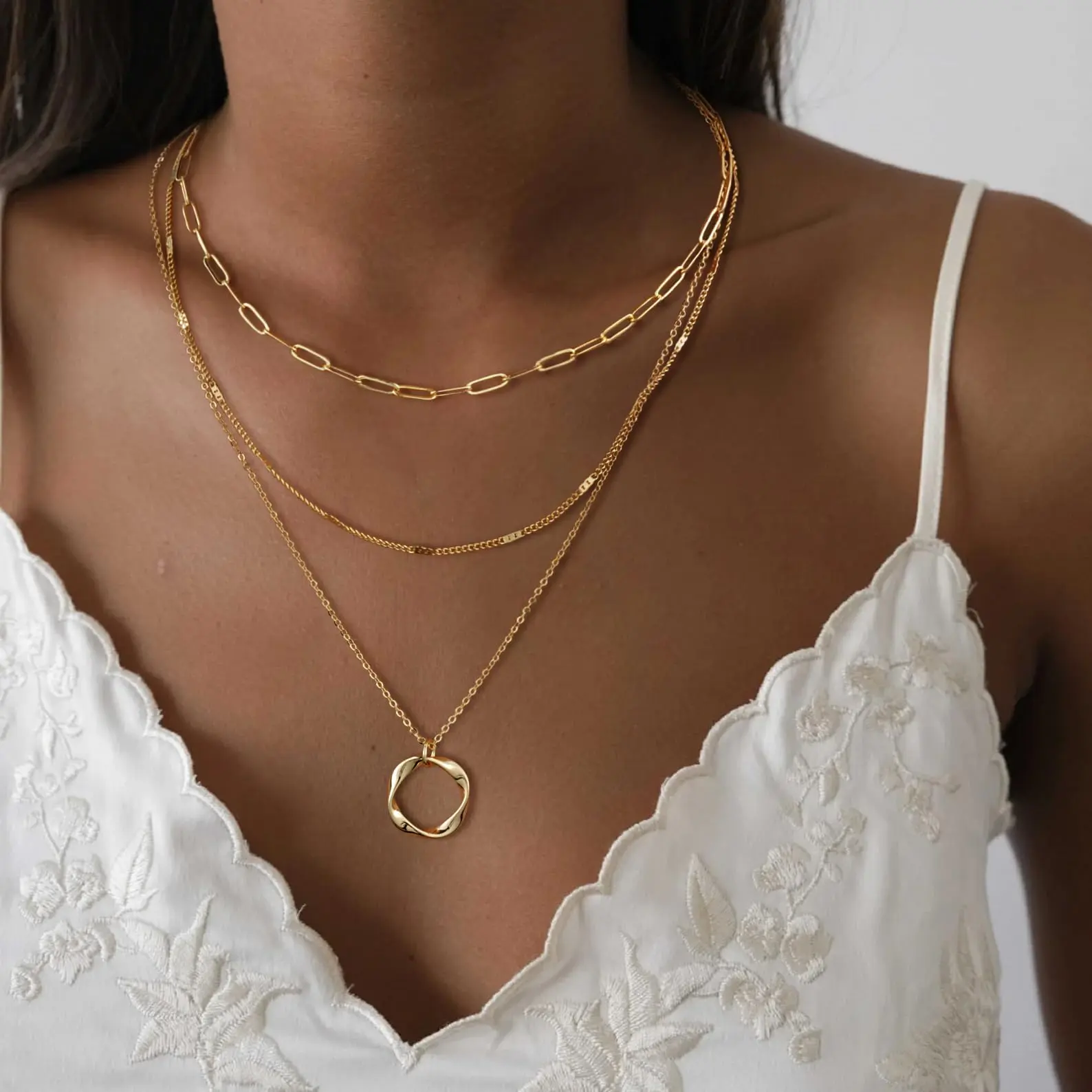 CAROVO Layered Necklaces for Women, 14k Gold Plated/Sterling Silver Stackable Choker Necklaces for Women Trendy Layering Stacked Circle Pendant Chain Necklace Set Jewelry for Women