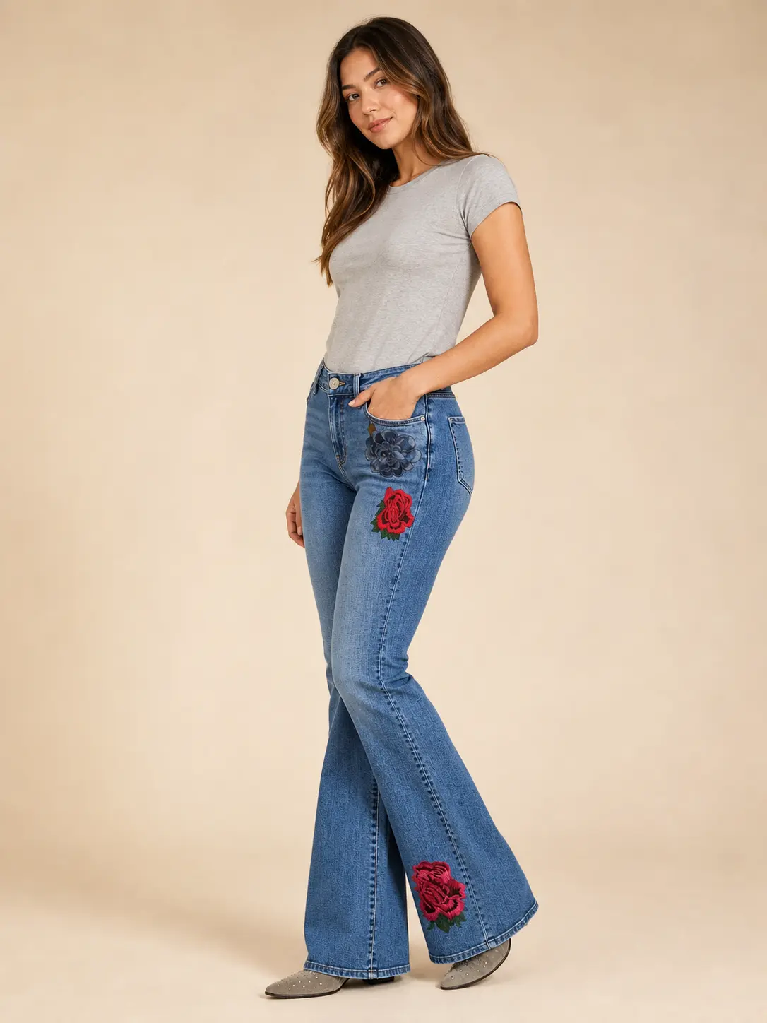Women's Petite Flared Denim Jeans - Modern Bottoms for Casual Wardrobes