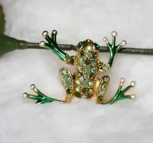 Rhinestone Green Frog brooch,  Frog Pin Frog Jewelry
