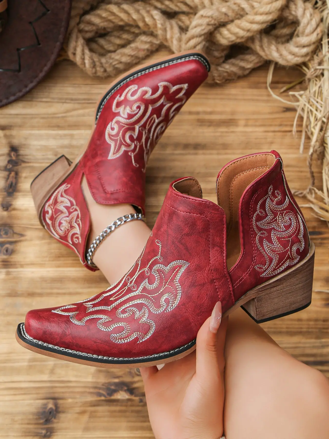 Women's Short Calf Cowboy Boots, Side Ankle Boots, Embroidered Design, Chunky Heel, Fashion Wide Cuff Jeans, Perfect for Stylish