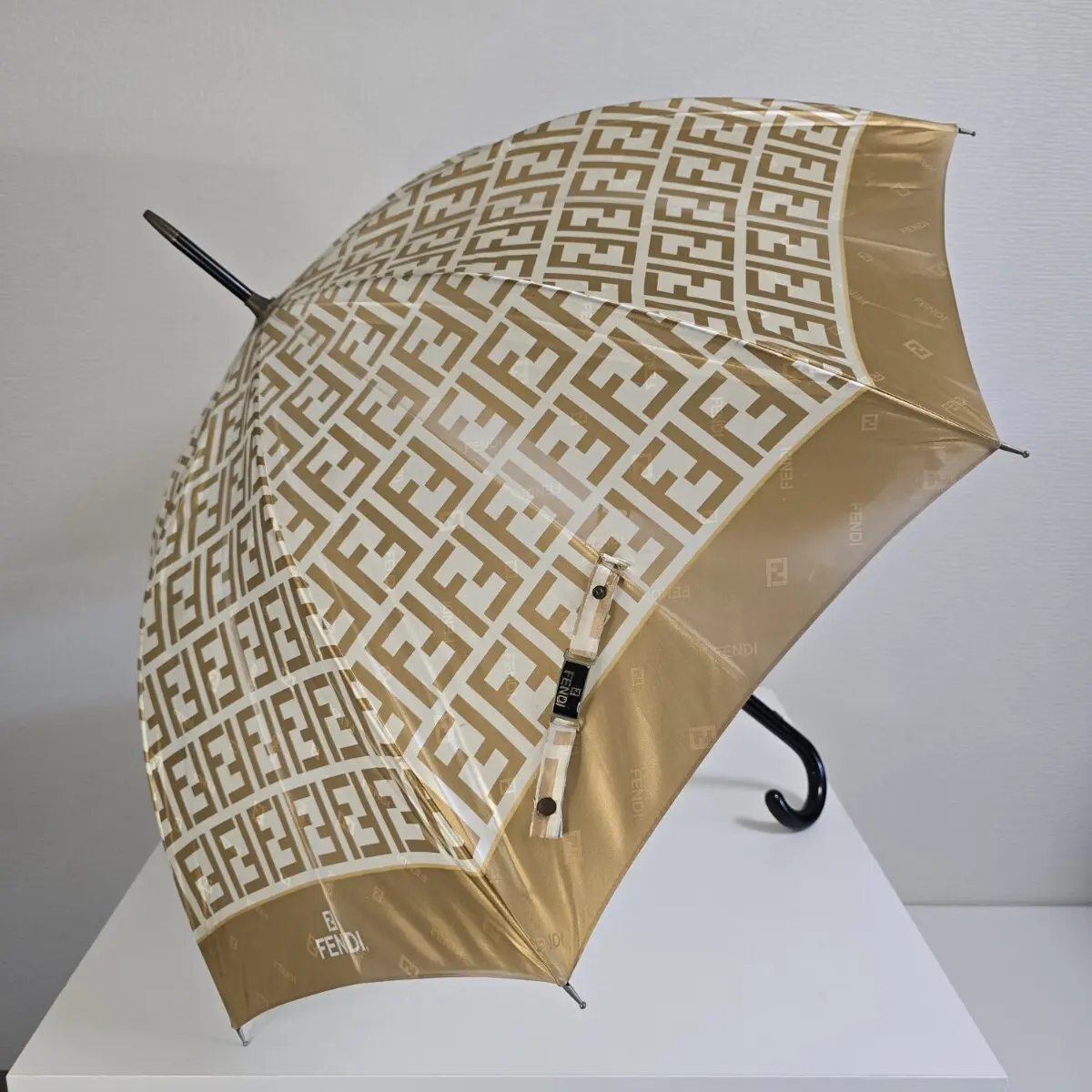Pre-owned FENDI Luxury Long Umbrella, Zucca Pattern, Gold and Ivory