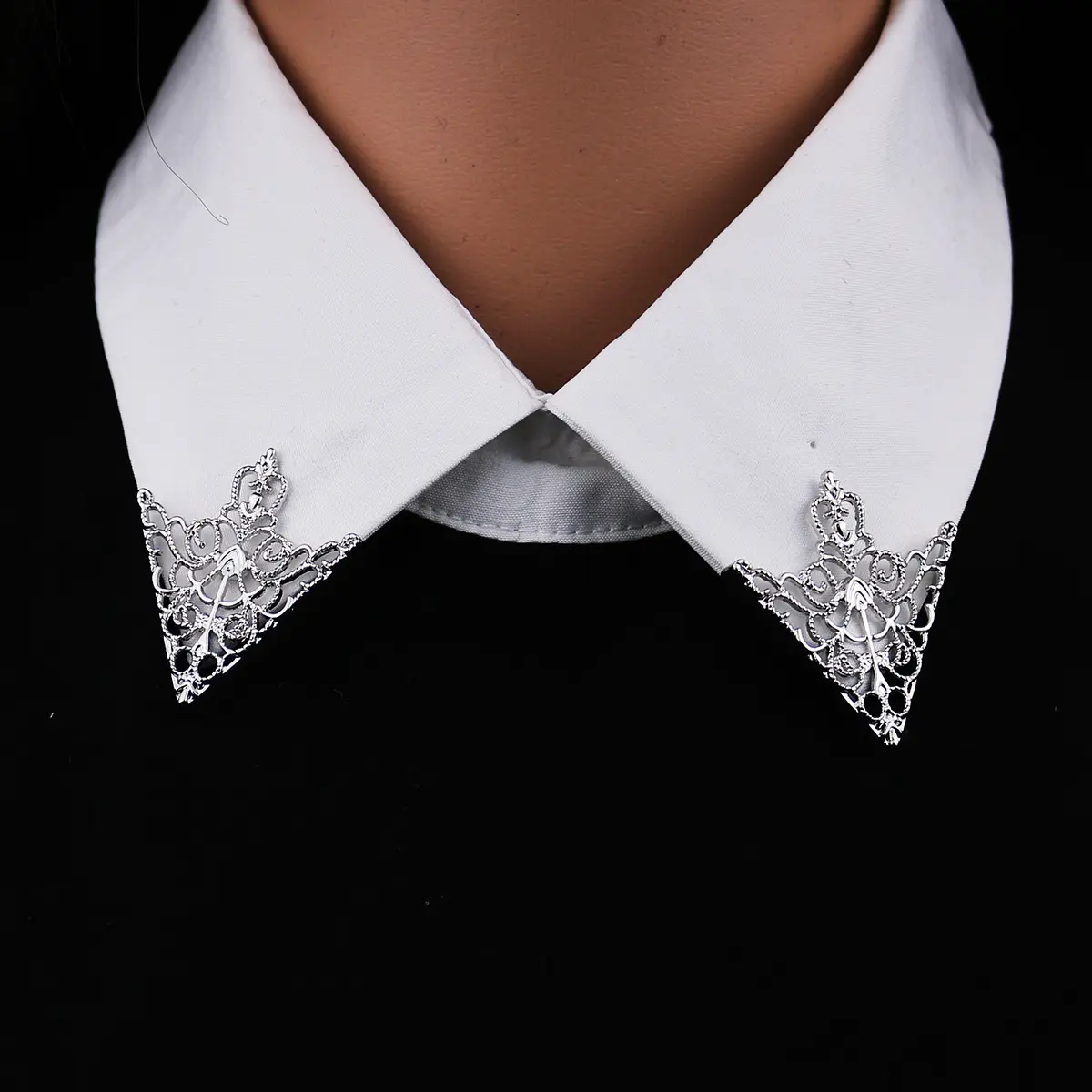 Vintage-Style Hollowed-Out Crown Collar Pin, Luxury Antique Bronze Brooch for Men & Women, Suit Shirt Lapel Accessory