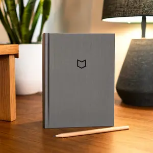 CSB He Reads Truth Bible, Charcoal Cloth Over Board, Black Letter, Wide Margins, Journaling Space, Illustrations, Reading Plans, Easy-to-Read Bible Serif Type Hardcover