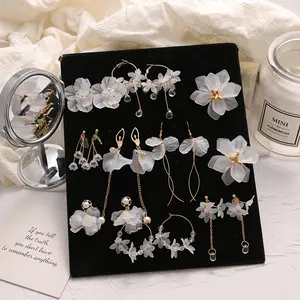 Random 5 Pairs of Minimalist Floral Faux Pearl Earrings, Featuring A Unique and Luxurious Feel, Perfect for Versatile and Elegant Styling Random Earrings Set