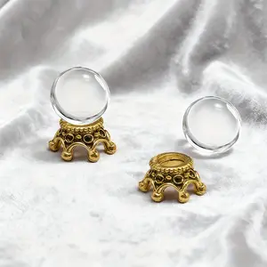 Mini Crystal Ball House Decoration, Home Decor Ornaments, Transparent Mini House with Gold Base and Clear Dome, Perfect for Home Decor and Gift Ideas