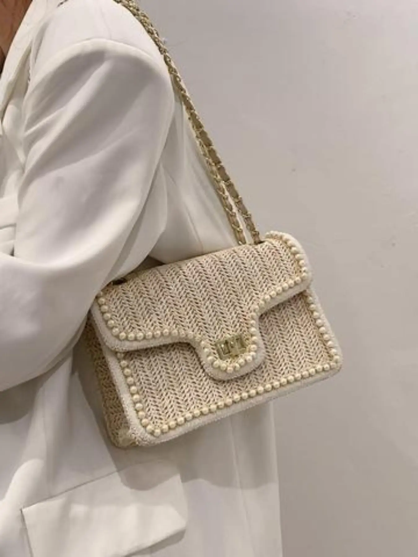 Women's Elegant Faux Pearl Decorated Straw Braid Shoulder Bag, Summer 2024 Exquisite Trendy Crossbody Bag, Fashionable Flap Bag for Daily Use, Handbag Shoulder Bag, Handbag Shoulder Purse, Stylish Versatile Bag, Fashionable Bags