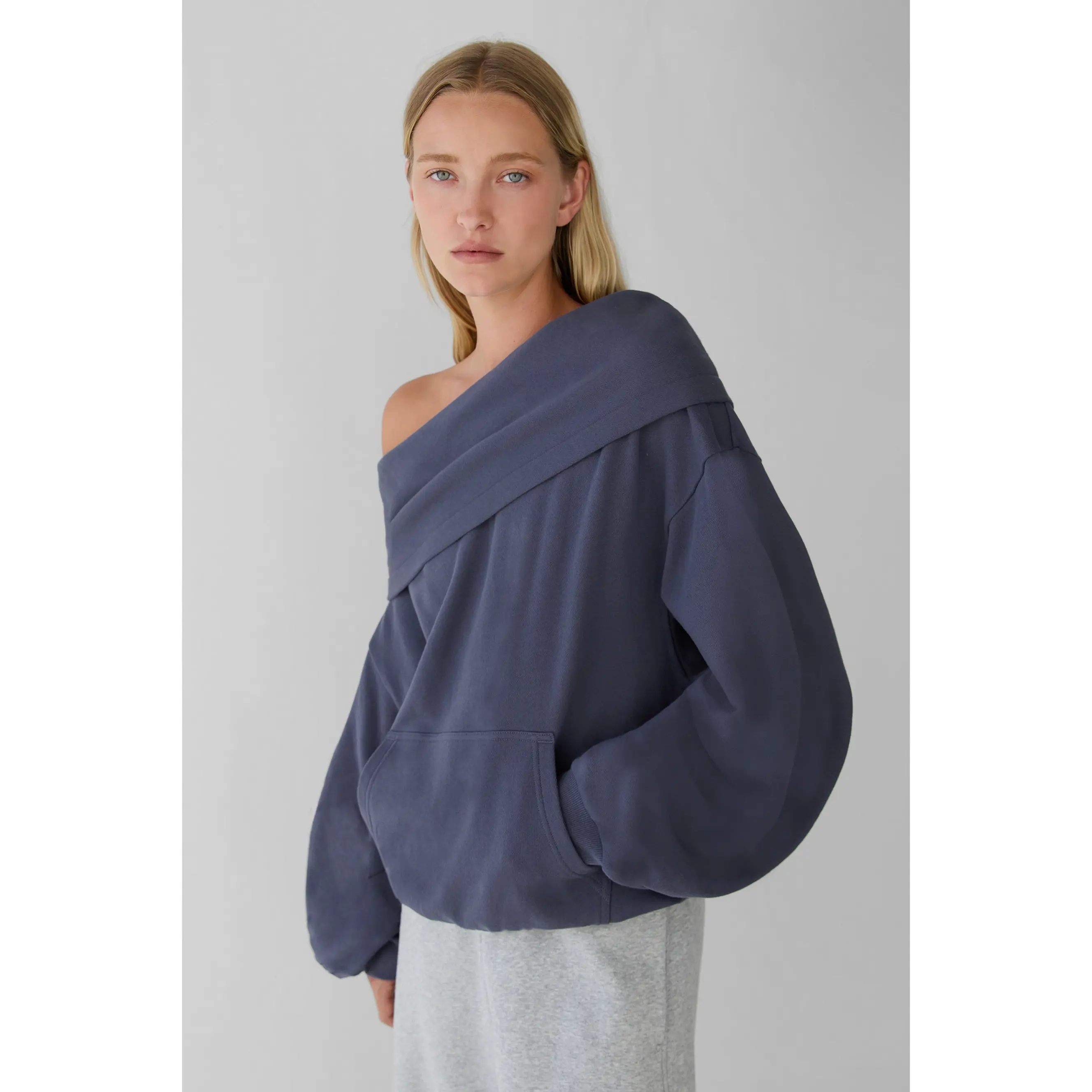 SLOUCHY OVERSIZED HOODIE