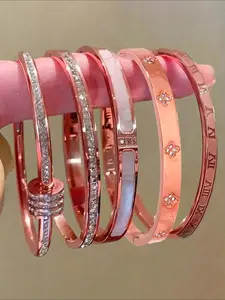 5pcs luxurious and exquisite stainless steel bracelet set, Elegant Minimalist Bangle, Trendy Stack Bangle, with a gorgeous appearance and exquisite women's fashion accessories. Creative and unique design, suitable for all seasons, perfect holiday gift