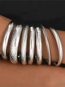 7PCS Women's Silver Multi-Texture Bracelet SetDot/Brushed/Hammered Pattern Design Minimalist Cool StyleVersatile for Daily Outfits & GatheringsMulti-Scene Wear Layered Personalized Accessories Elegant Minimalist Bangle