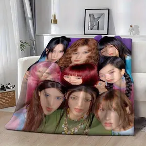 1pc Nine-Person Fashion Photo Digital Printing Flannel Blanket, Made of Polyester Material, Light And Breathable, Suitable for All Seasons, Suitable for Home Office Sofa Bed, Comfortable And Versatile Design, Exquisite Pattern