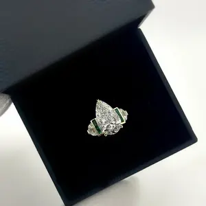 Aossio Dazzling & Elegant Teardrop-Shaped Ring with Green Accents Ideal for Engagements Weddings or Special Occasions